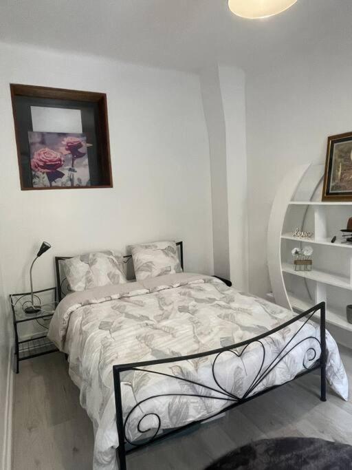 Cosy Apartment In Paris Saint-Ouen (Seine-Saint-Denis) Exterior foto